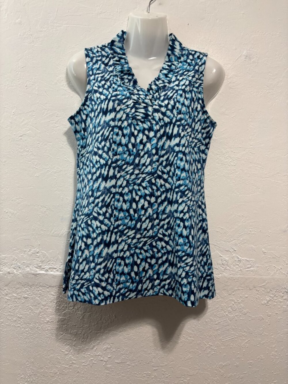 La Mer Luxe Augusta Top Sleeveless Resort Vacation Blue Abstract Ruffle V-neck S